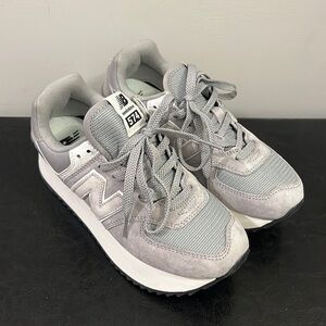 NB thick-soled sneakers, new, gray and white color, make your legs look longer